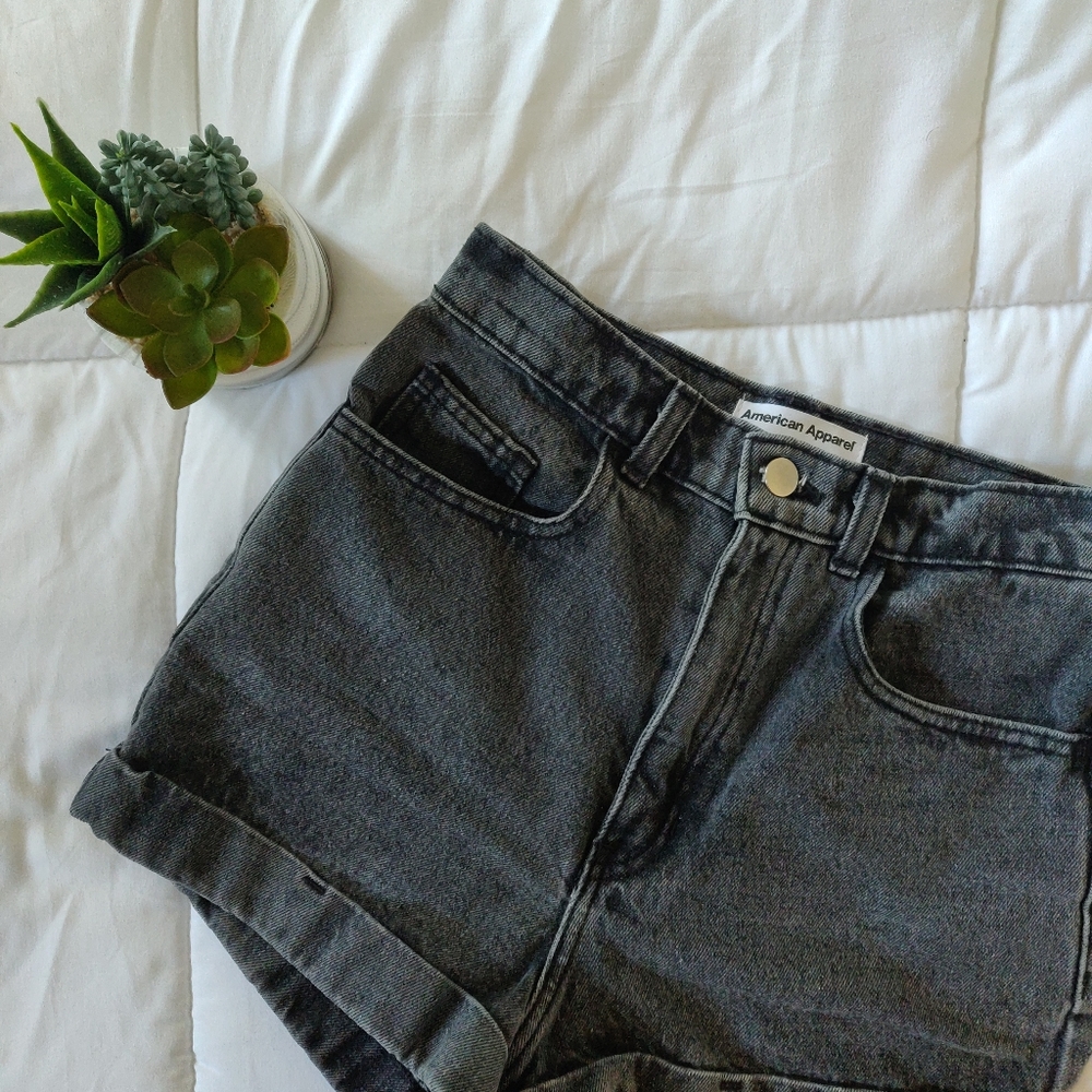 AMERICAN APPAREL HIGH WAIST DENIM SHORTS